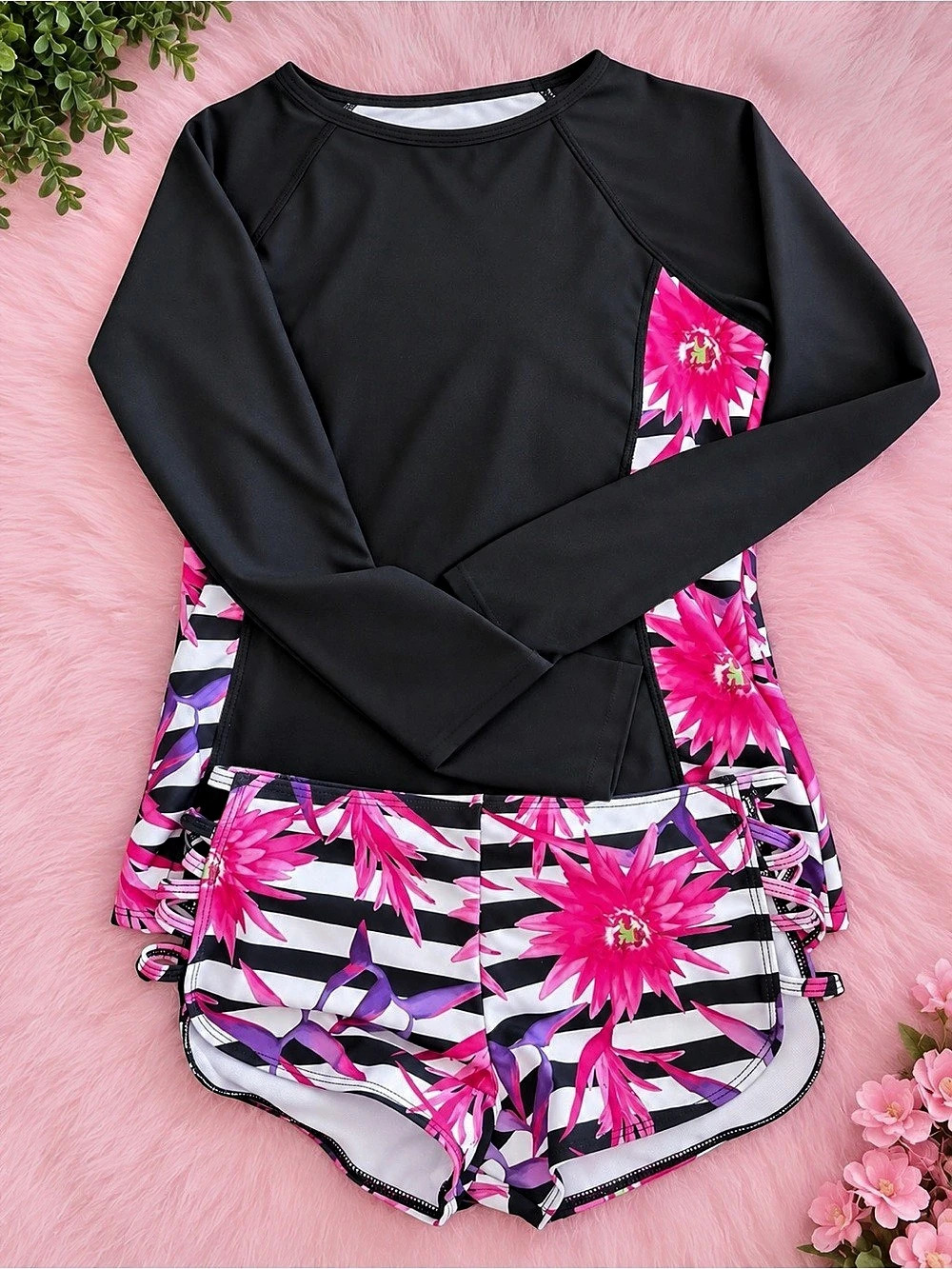 Daci Long Sleeve Rash Guard Bathing Suit Shorts For Women - Black and Pink